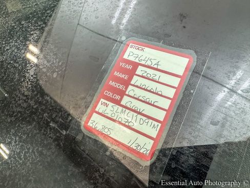 Used 2021 Lincoln Corsair AWD w/ Equipment Group 101A image 28