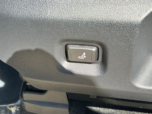 Used 2024 Toyota Tacoma SR5 RWD image 23