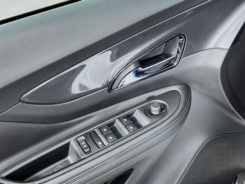 Used 2019 Buick Encore Essence image 16