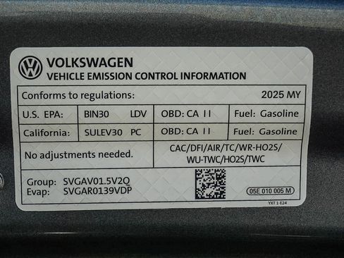 Used 2025 Volkswagen Jetta SE image 32