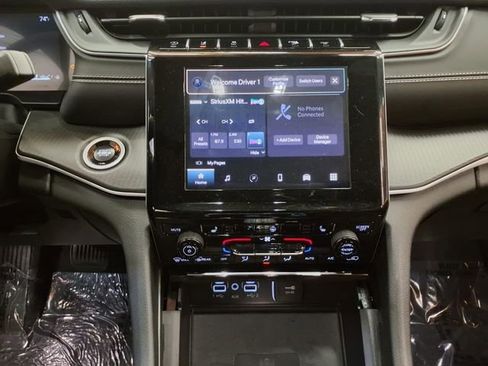 New 2024 Jeep Grand Cherokee L Laredo image 12