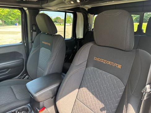 Used 2026 Jeep Gladiator Mojave AWD/4WD image 19