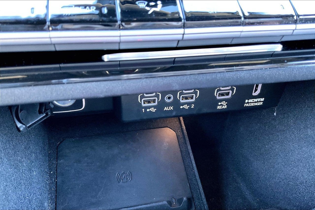 Used 2022 Jeep Wagoneer Series II w/ Convenience Group I AWD/4WD image 18