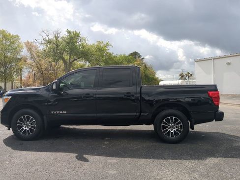 Used 2024 Nissan Titan SV w/ SV Convenience Package image 7