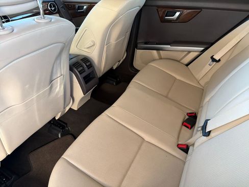 Used 2014 Mercedes-Benz GLK 350 4MATIC image 4