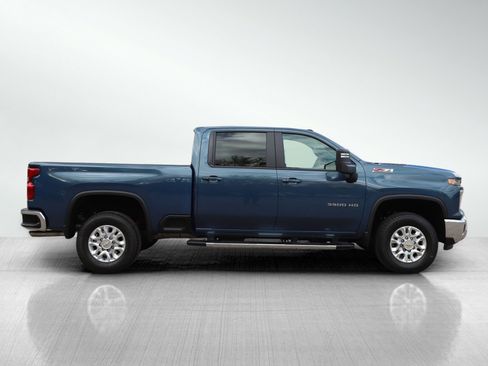 Used 2025 Chevrolet Silverado 3500 LT w/ Safety Package image 7