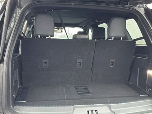 Used 2024 Ford Expedition Platinum image 13