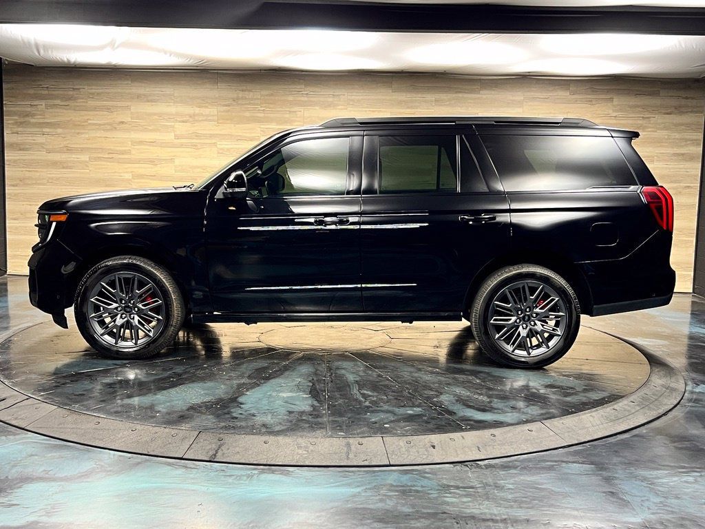Used 2025 Ford Expedition Platinum w/ Stealth Performance Package AWD/4WD image 25