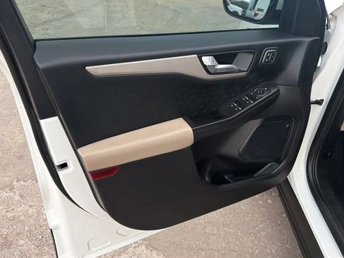 Used 2020 Ford Escape SEL image 18