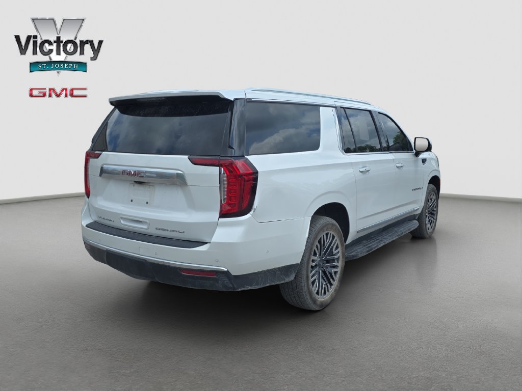 Used 2023 GMC Yukon XL Denali w/ Advanced Technology Package AWD/4WD image 17