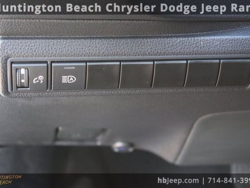 Used 2025 Toyota Corolla SE image 13