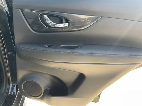 Used 2018 Nissan Rogue S FWD image 24
