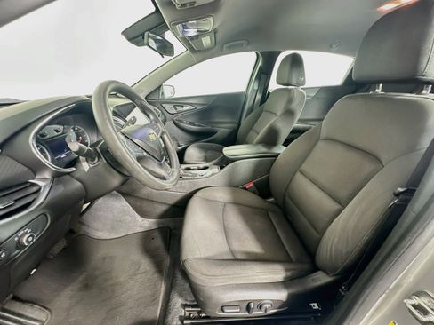 Used 2019 Chevrolet Malibu LT w/ Driver Confidence Package II FWD image 13