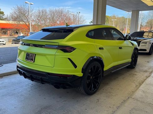 Used 2022 Lamborghini Urus image 3