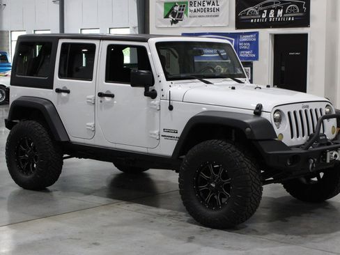Used 2016 Jeep Wrangler Unlimited Sport w/ Quick Order Package 24S AWD/4WD image 18