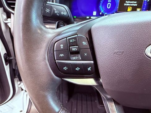 Used 2020 Ford Explorer Platinum w/ Premium Technology Package image 26