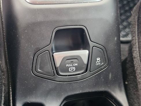 Used 2021 Jeep Renegade Latitude w/ Convenience Group AWD/4WD image 24