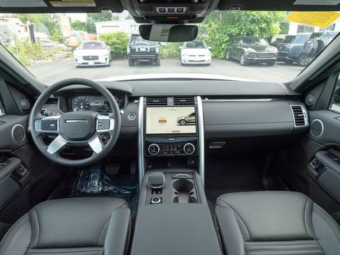 New 2025 Land Rover Discovery S image 16