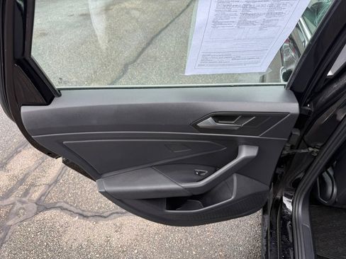 Used 2019 Volkswagen Jetta SE w/ Cold Weather Package image 21