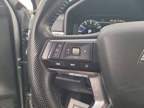 Used 2024 Mitsubishi Outlander AWD image 14