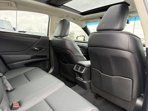 Used 2024 Lexus ES 350 Luxury image 18