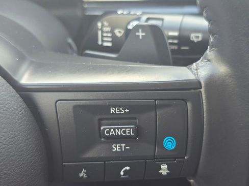 Used 2025 Nissan Pathfinder SV AWD/4WD image 12