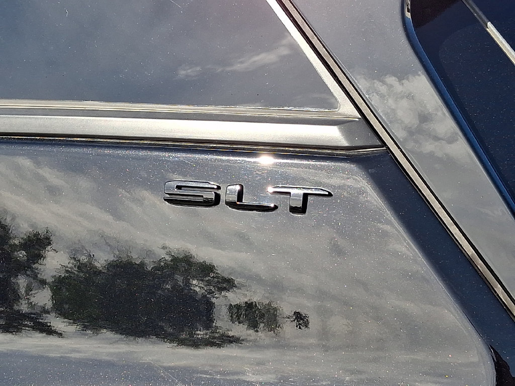 Used 2023 GMC Terrain SLT w/ Elevation Edition AWD/4WD image 33