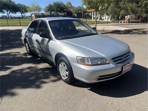 Used 2001 Honda Accord DX image 1