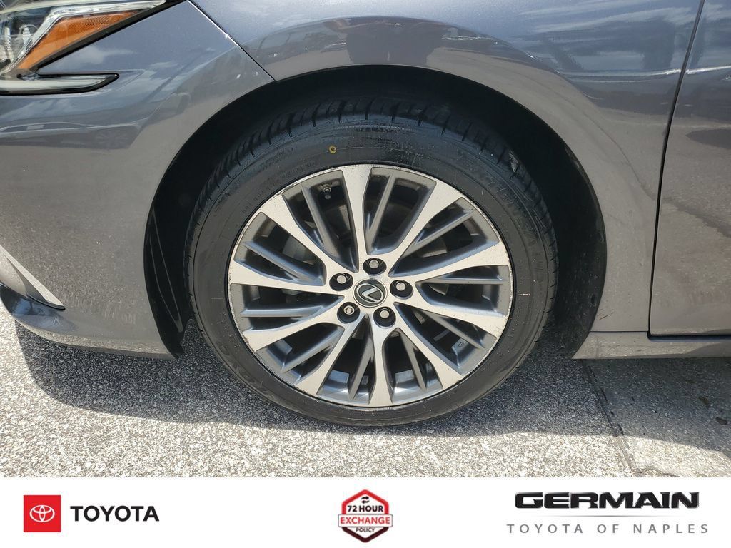Used 2020 Lexus ES 300h w/ Premium Package FWD image 14