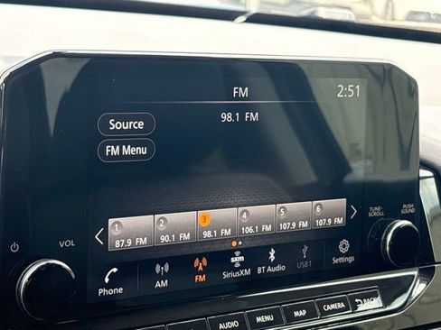 Used 2022 Nissan Pathfinder SL w/ SL Premium Package FWD image 19