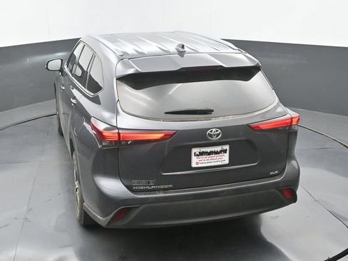 Used 2020 Toyota Highlander XLE FWD image 15