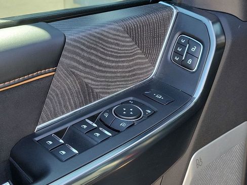 Used 2024 Ford F250 Platinum image 24