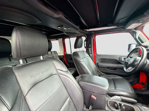 Used 2022 Jeep Wrangler Unlimited Sahara AWD/4WD image 32