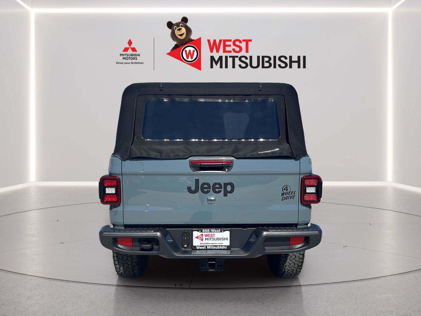 Used 2024 Jeep Gladiator Sport AWD/4WD image 5
