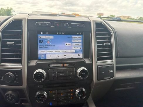 Used 2018 Ford F150 Lariat w/ Equipment Group 502A Luxury AWD/4WD image 13