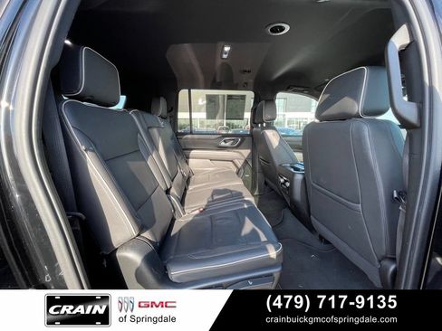 Used 2023 GMC Yukon XL SLT AWD/4WD image 24