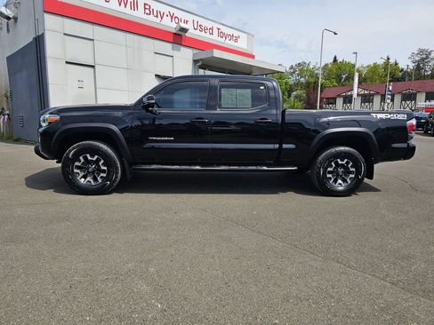 Used 2020 Toyota Tacoma TRD Off-Road w/ TRD Premium Off Road Package AWD/4WD image 4