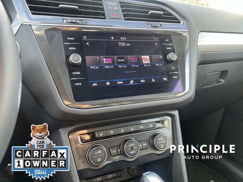 Certified 2021 Volkswagen Tiguan SE image 23