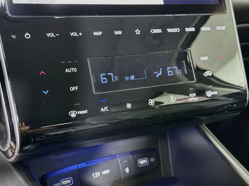 Certified 2022 Hyundai Tucson Limited AWD/4WD image 10