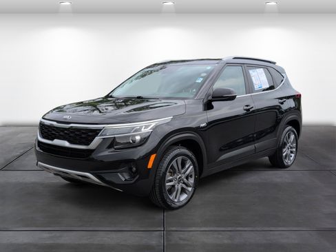 Used 2021 Kia Seltos S AWD/4WD image 4