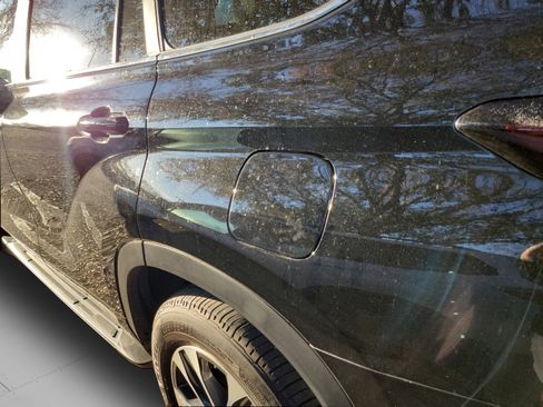 Used 2024 Toyota Highlander XLE image 17