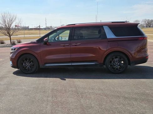 Used 2024 Kia Carnival SX Prestige image 7