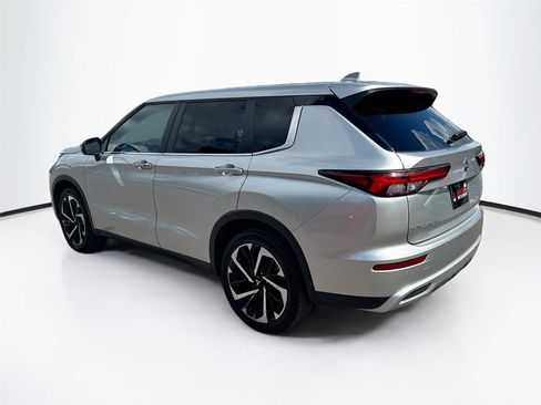 Used 2024 Mitsubishi Outlander SE image 5