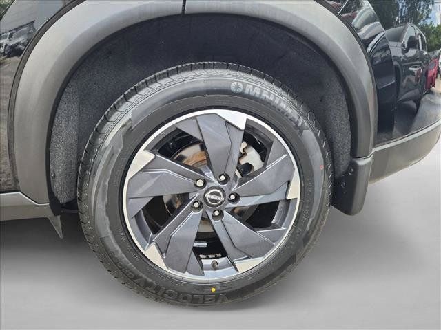 Certified 2024 Nissan Rogue SV FWD image 23