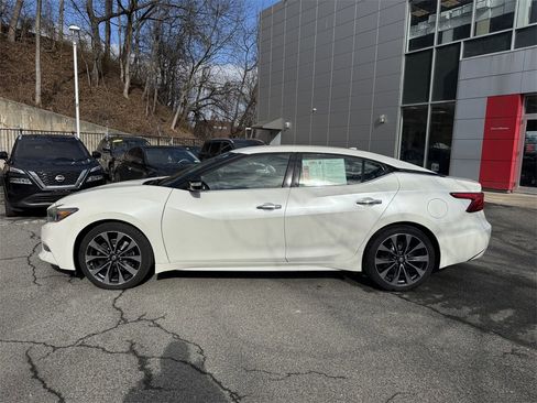 Used 2016 Nissan Maxima SR image 3