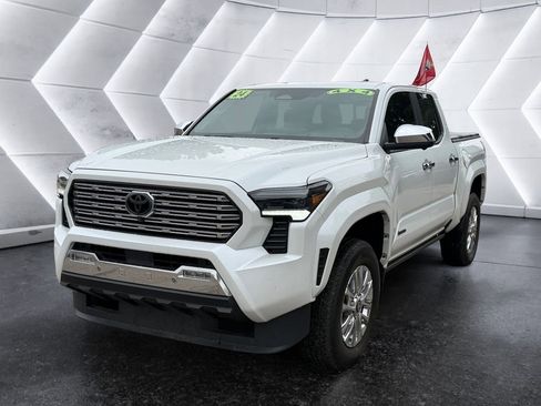 Used 2024 Toyota Tacoma Limited w/ Limited Package (LT) AWD/4WD image 3