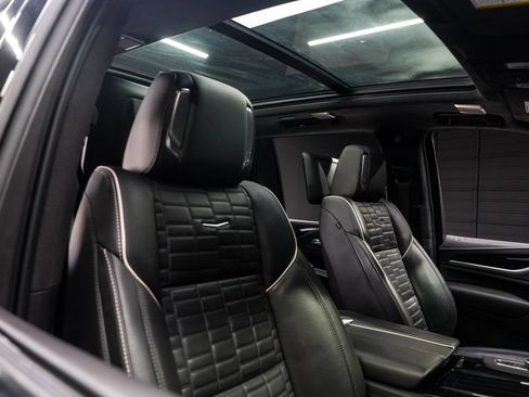 Used 2023 Cadillac Escalade V AWD/4WD image 45