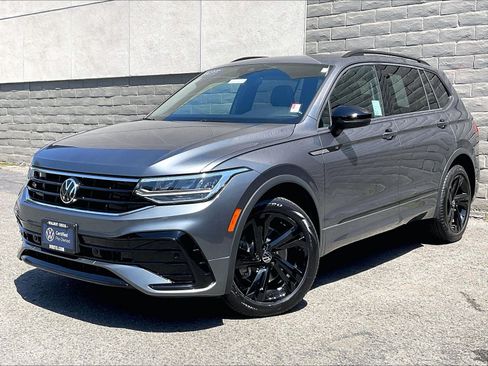 Certified 2023 Volkswagen Tiguan SE R-Line FWD image 12