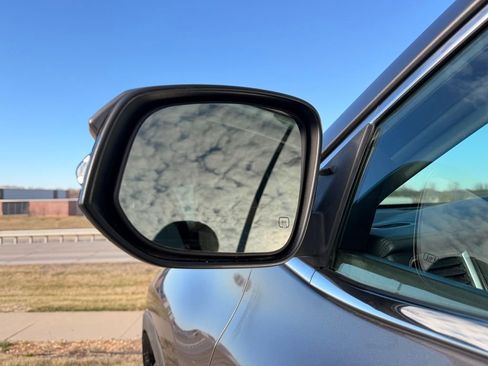 Used 2014 Toyota Highlander XLE image 12