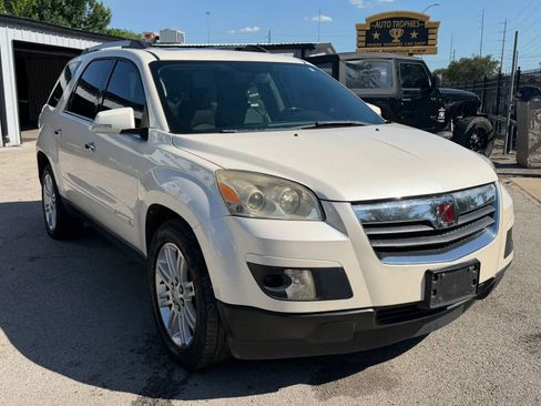 Used 2010 Saturn Outlook XR FWD image 3